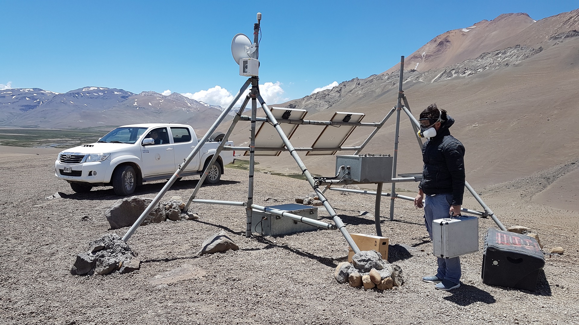 Estación en el volcán Peteroa