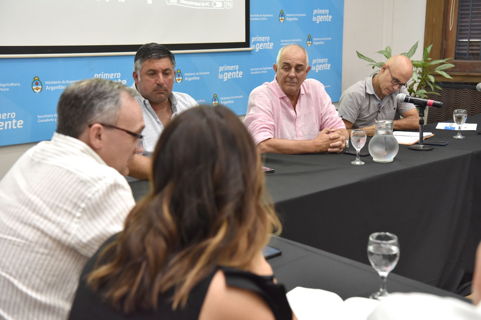 Agricultura y la cadena de la soja trabajan en conjunto para promover la producción