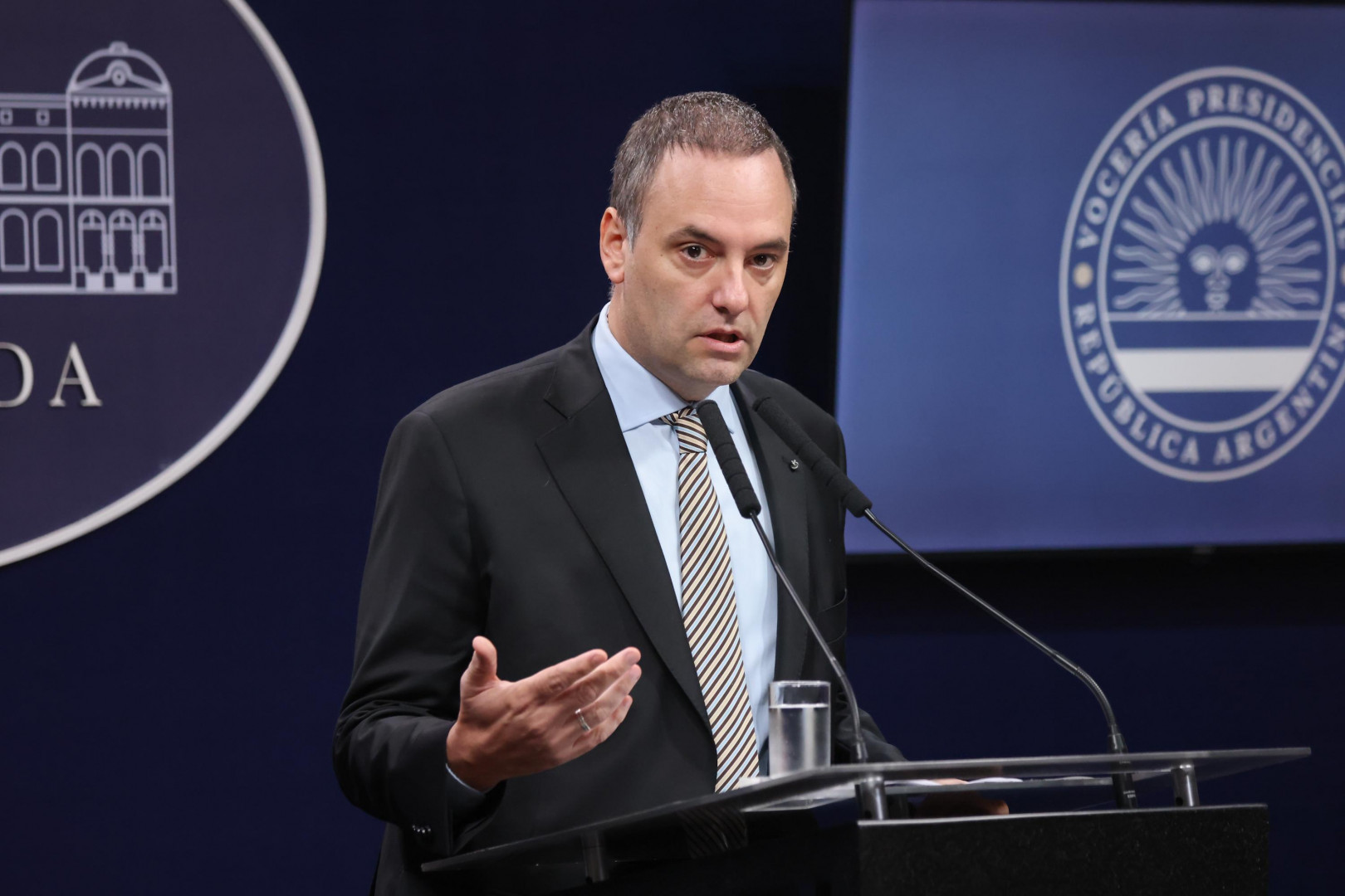 El Vocero Presidencial brindó su conferencia de prensa matutina El Vocero Presidencial brindó su conferencia de prensa matutina