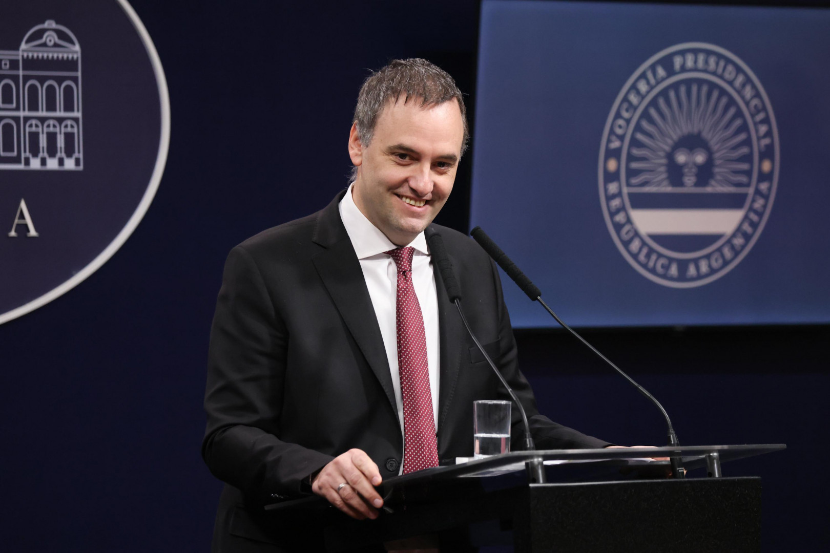 El Vocero Presidencial brindó su conferencia de prensa matutina.