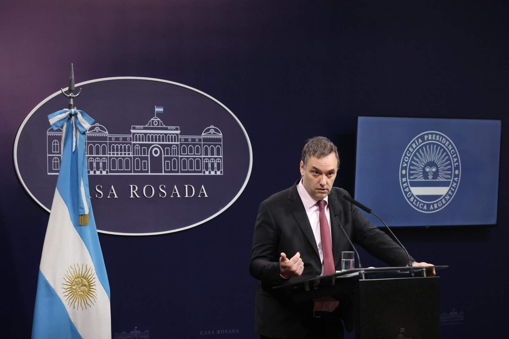 El Vocero Presidencial brindó su conferencia de prensa matutina. El Vocero Presidencial brindó su conferencia de prensa matutina.