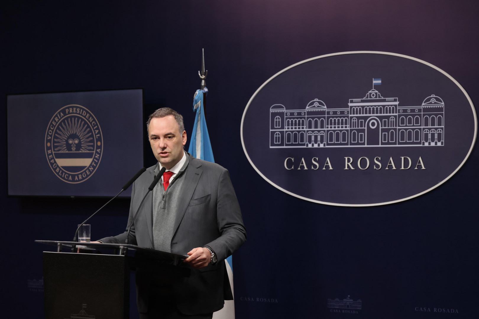El Vocero Presidencial brindó su conferencia de prensa matutina. El Vocero Presidencial brindó su conferencia de prensa matutina.