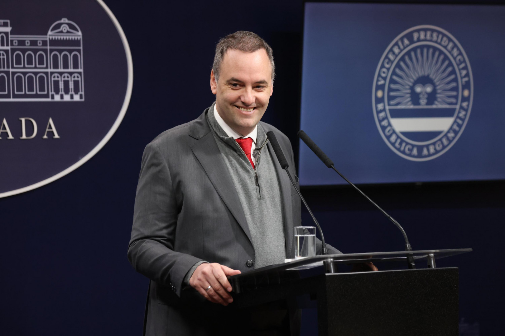 El Vocero Presidencial brindó su conferencia de prensa matutina. El Vocero Presidencial brindó su conferencia de prensa matutina.