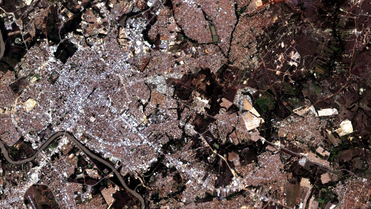 Cuiabá, Brasil - Landsat 8 OLI - 16 de Julio de 2013