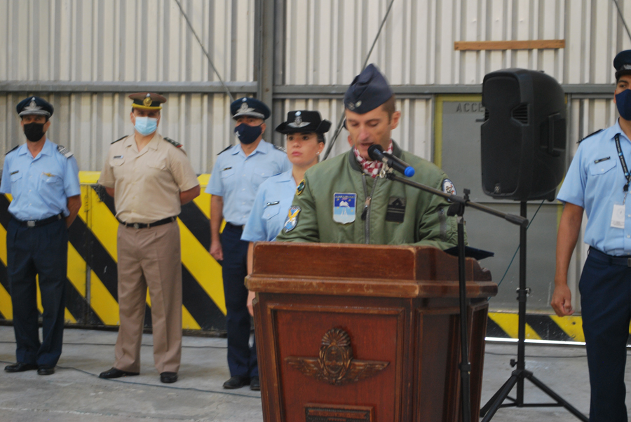 El jefe del Escuadrón Aéreo VII de Transporte, mayor Ignacio Felici pronunció palabras alusivas