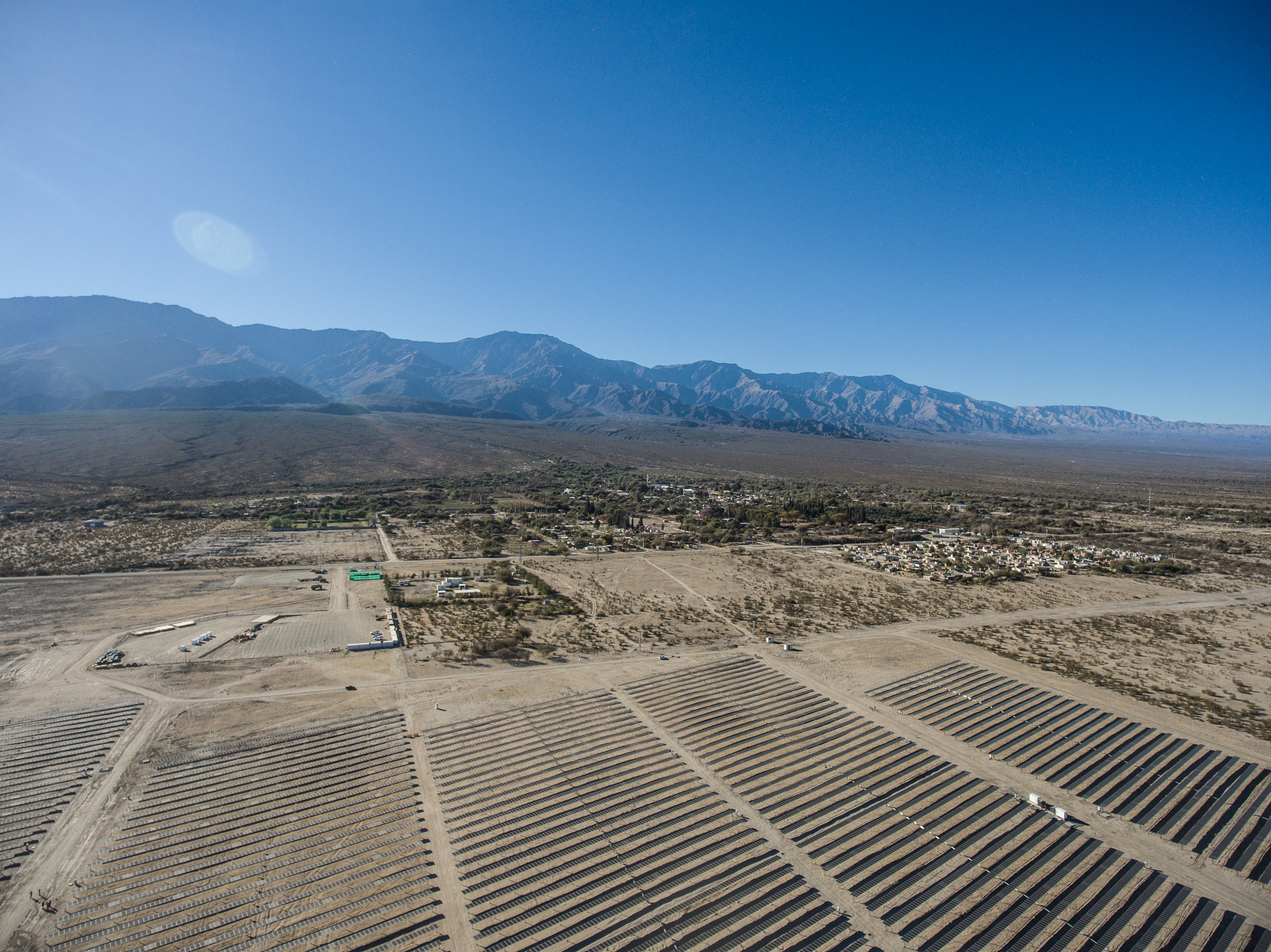 Resultado de imagen para ComenzÃ³ a operar el Parque Solar Saujil en la provincia de Catamarca