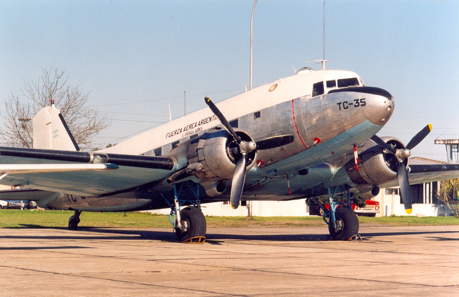 Douglas DC-3 en la II Brigada Aérea de Paraná
