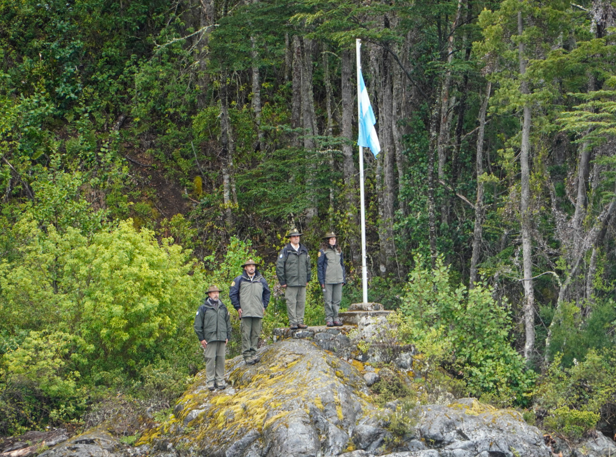 Se visitó la tumba de Perito Moreno.