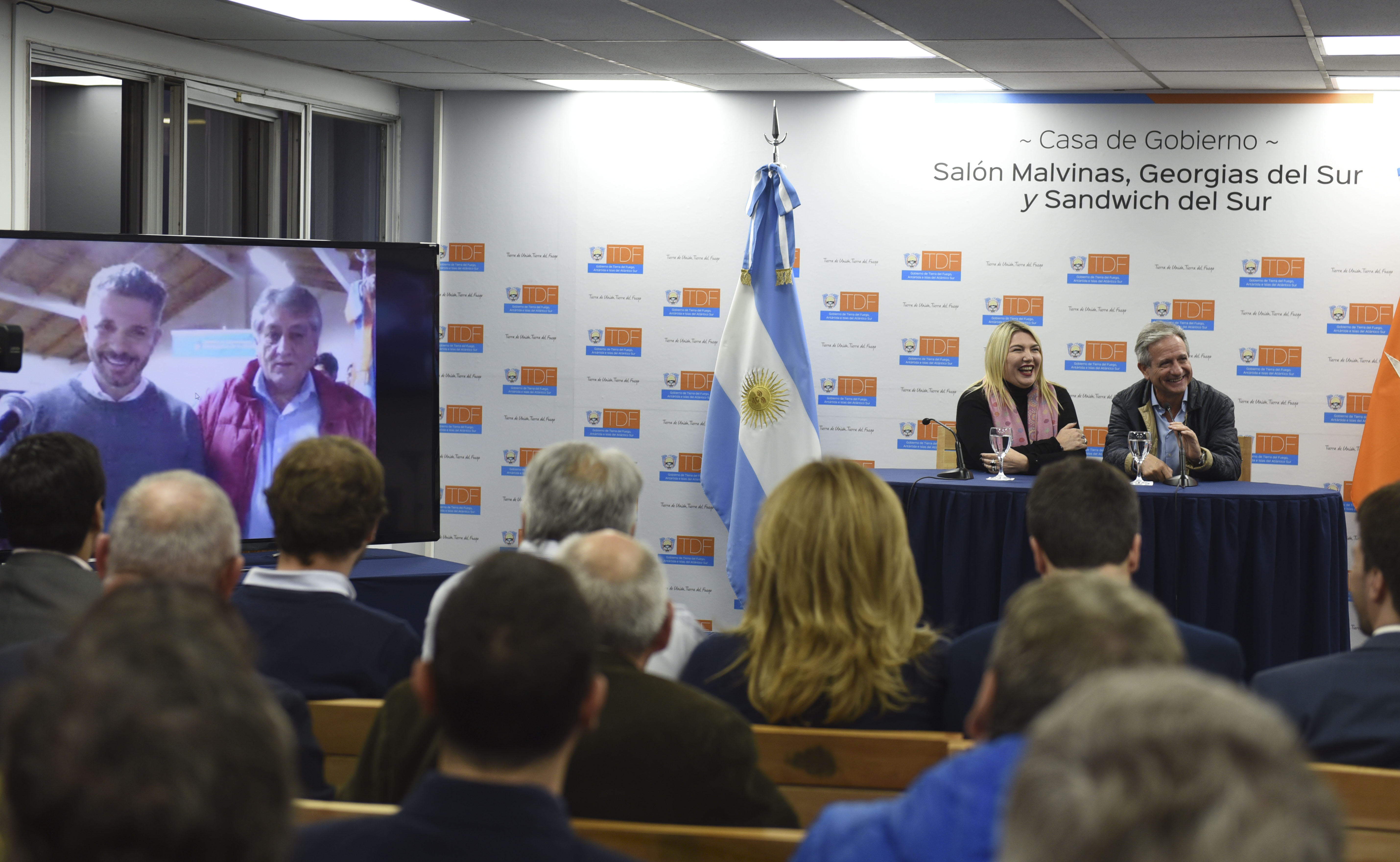 Andrés Ibarra y Rosana Bertone firman convenios de cooperación Andrés Ibarra y Rosana Bertone firman convenios de cooperación