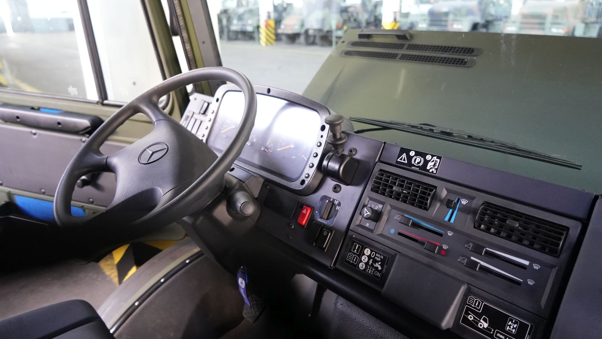 U-4000