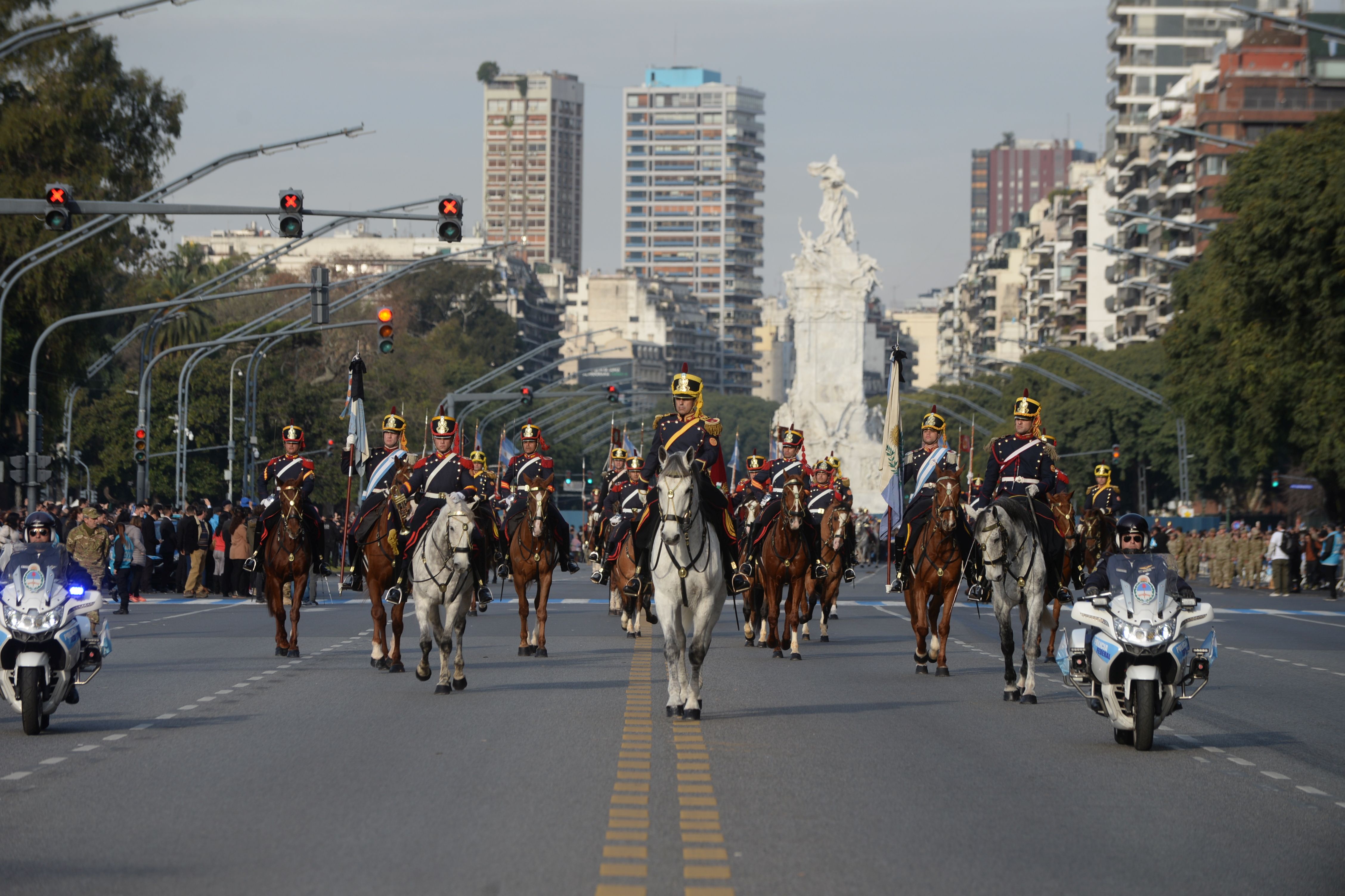 Desfile militar en la Avenida Del Libertador Argentina.gob.ar