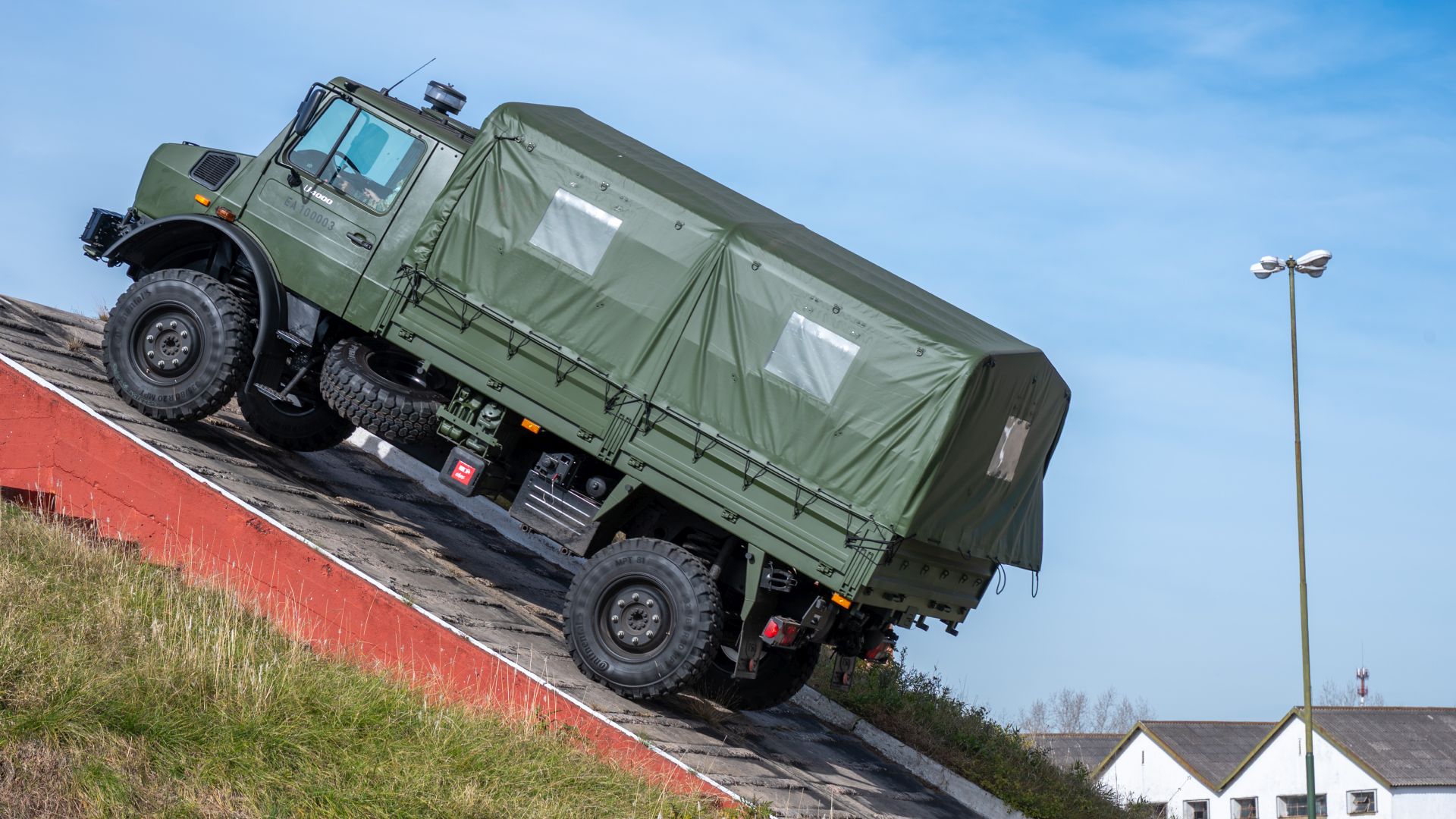 U-4000