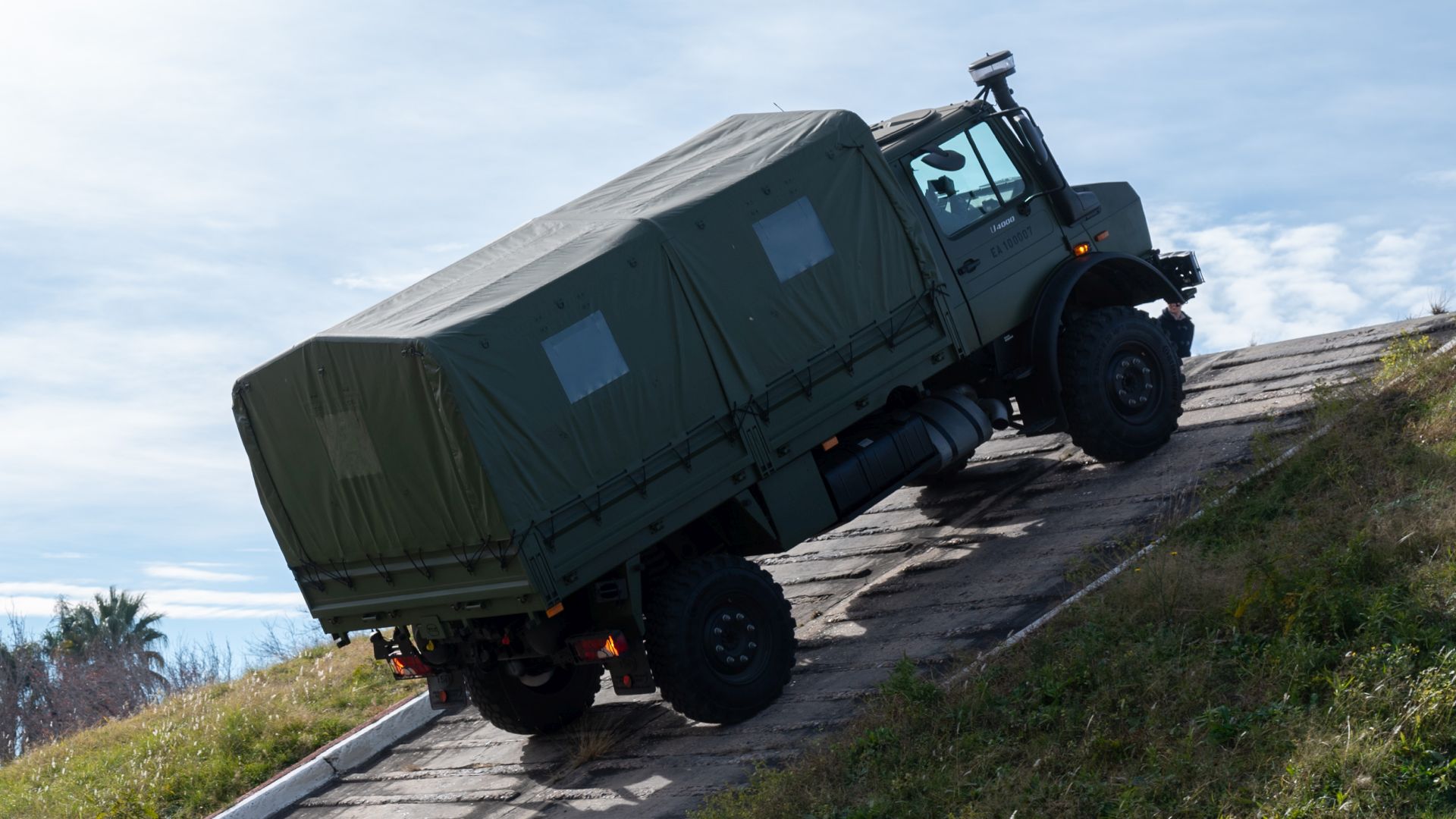 U-4000