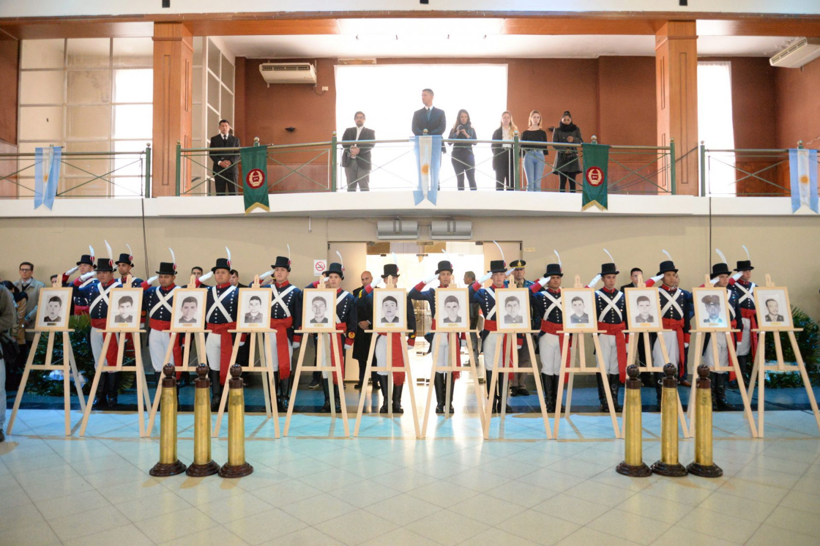 Homenaje a los caídos en la Defensa del Regimiento de Infantería de