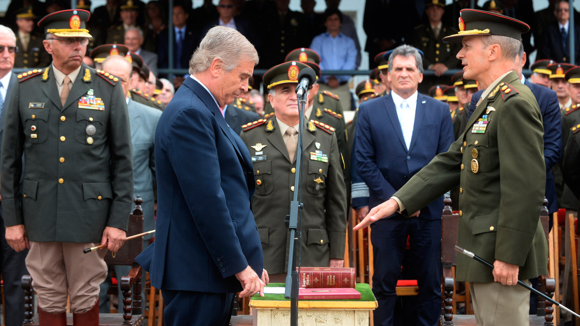 Asumio El Nuevo Jefe Del Ejercito Argentina Gob Ar asumio el nuevo jefe del ejercito