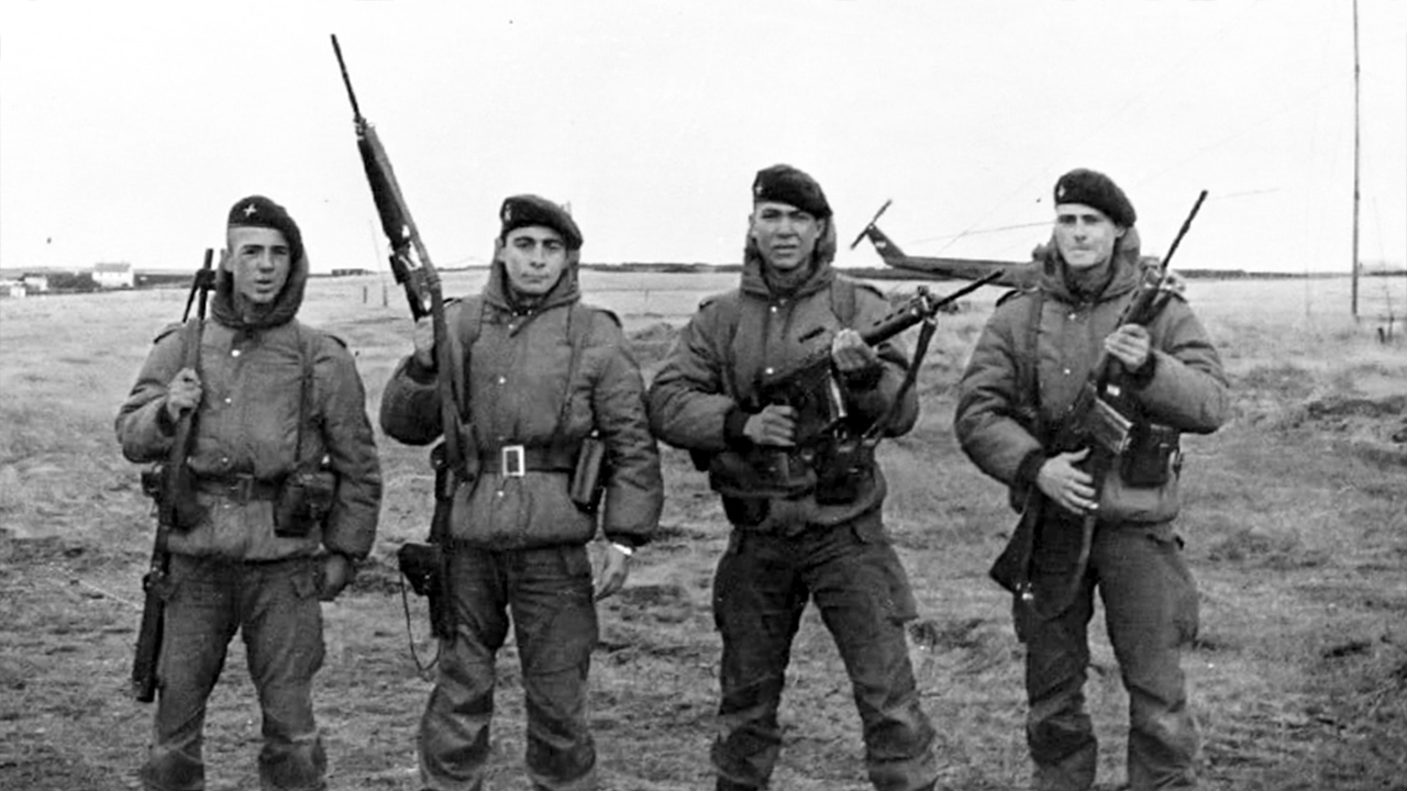 soldados argentinos del regimiento de infanteria 25