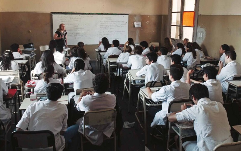 La Educación, nuestra Bandera": intervenciones artísticas en las escuelas para dar comienzo al ciclo lectivo | Argentina.gob.ar