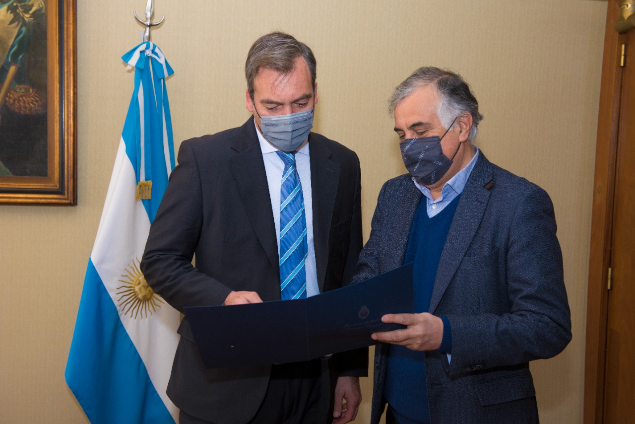 El ministro Soria recibió al Embajador de Bolivia