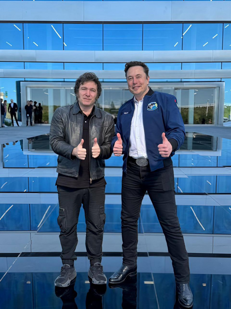 El Presidente junto al empresario Elon Musk
