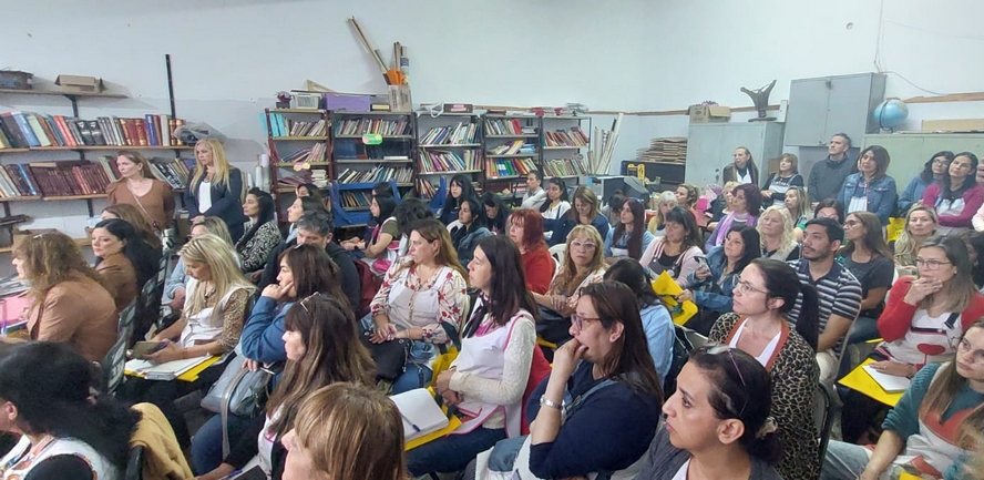 Representantes de una veintena de escuelas asistieron al evento. Representantes de una veintena de escuelas asistieron al evento.