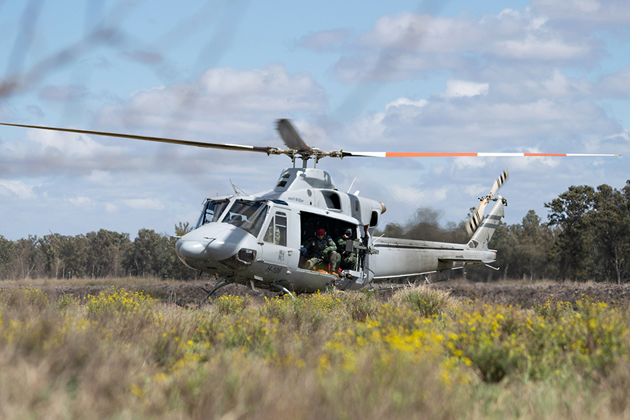 Ensayo de afuste y tiro lateral Bell 412