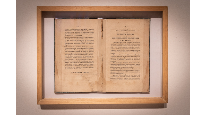 Documento oficial de Justo José de Urquiza enmarcado