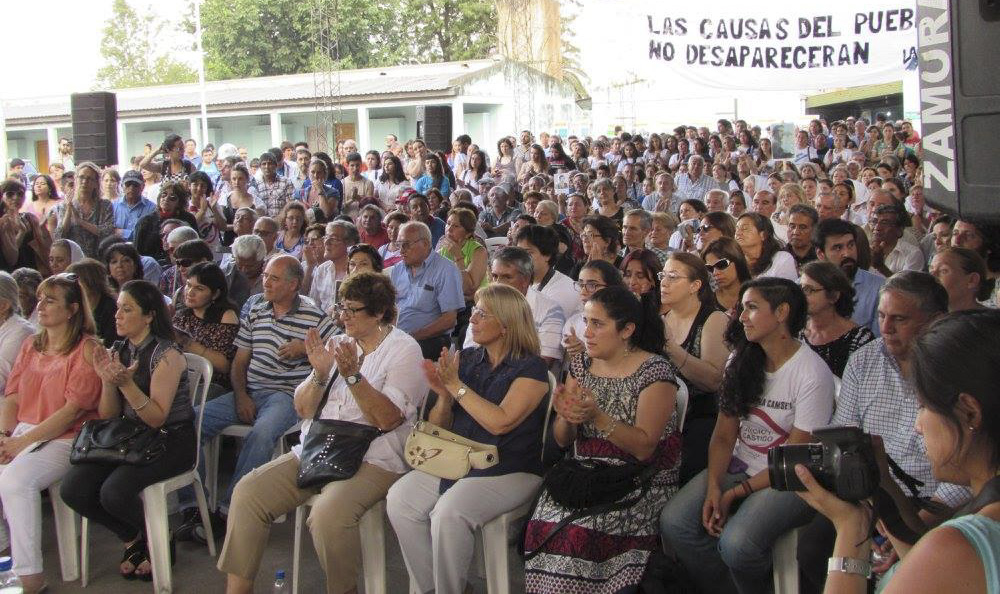 Acto en la Escuelita de Famaillá
