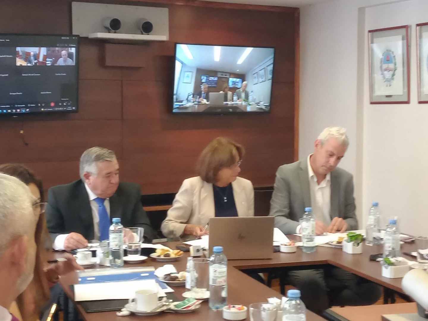 El acta fue rubricada el viernes 11 de marzo, en la Casa de la Justicia Provincial, ubicada en Leandro N. Alem al 1000, en la Ciudad de Buenos Aires, donde estuvieron presentes algunos miembros y las autoridades principales del JUFEJUS, y el Director Nacional de Ciberseguridad, Gustavo Saín