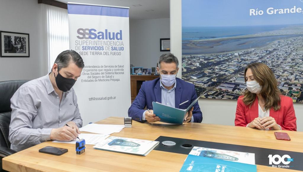 Firma acuerdo Municipalidad de Rio Grande