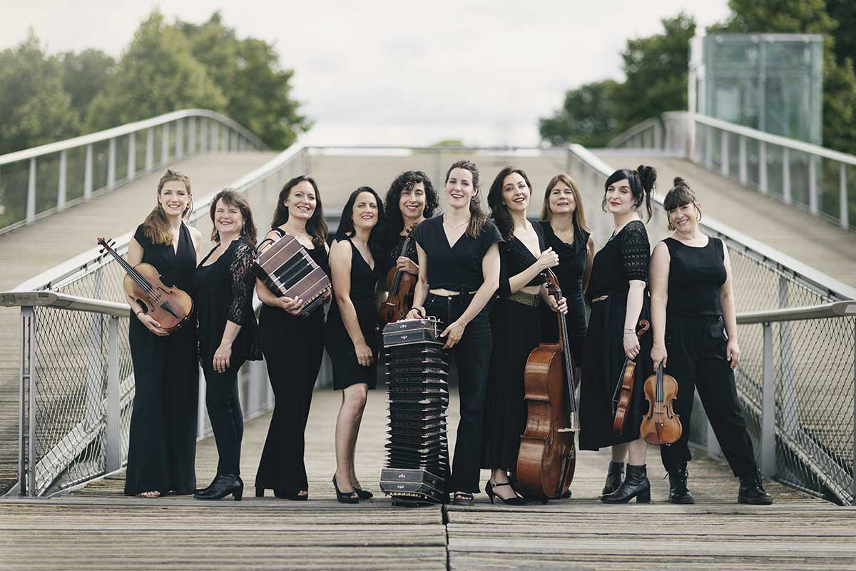 Fleurs Noires, una de las propuestas más singulares del tango contemporáneo, se presenta en el Palacio Libertad. Fleurs Noires, una de las propuestas más singulares del tango contemporáneo, se presenta en el Palacio Libertad.