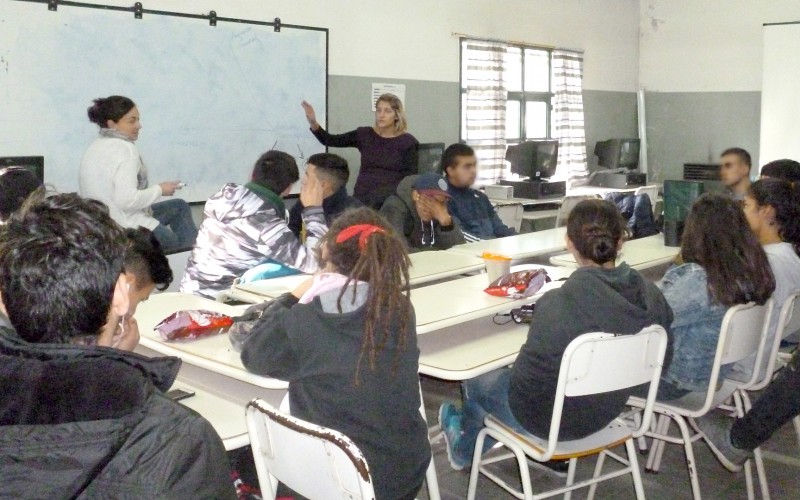 Florencio Varela: Taller sobre zoonosis para alumnos de una escuela agraria