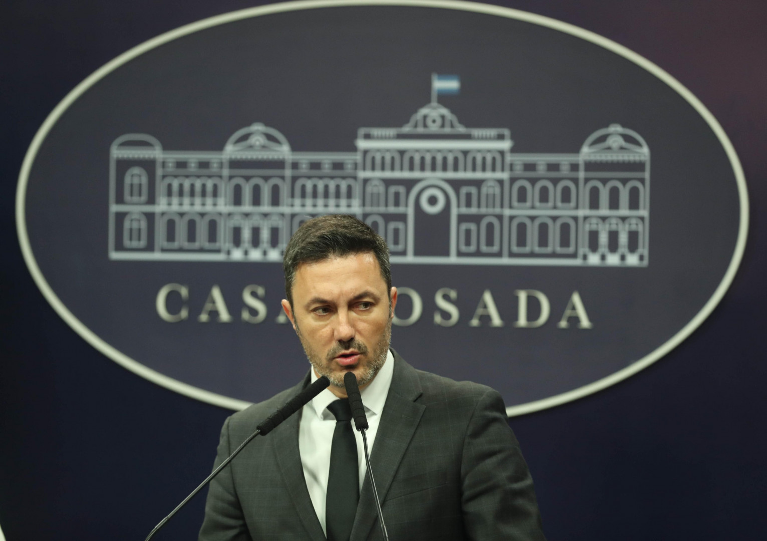 La Ministra Bullrich y el Ministro Petri brindan una conferencia de prensa en Casa Rosada La Ministra Bullrich y el Ministro Petri brindan una conferencia de prensa en Casa Rosada