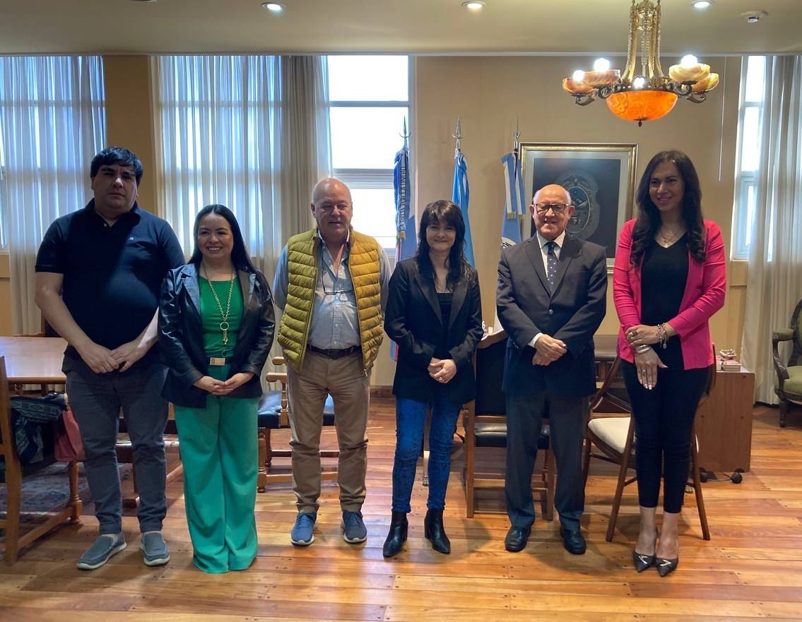Reunión con el rector de la Universidad Nacional de La Rioja 