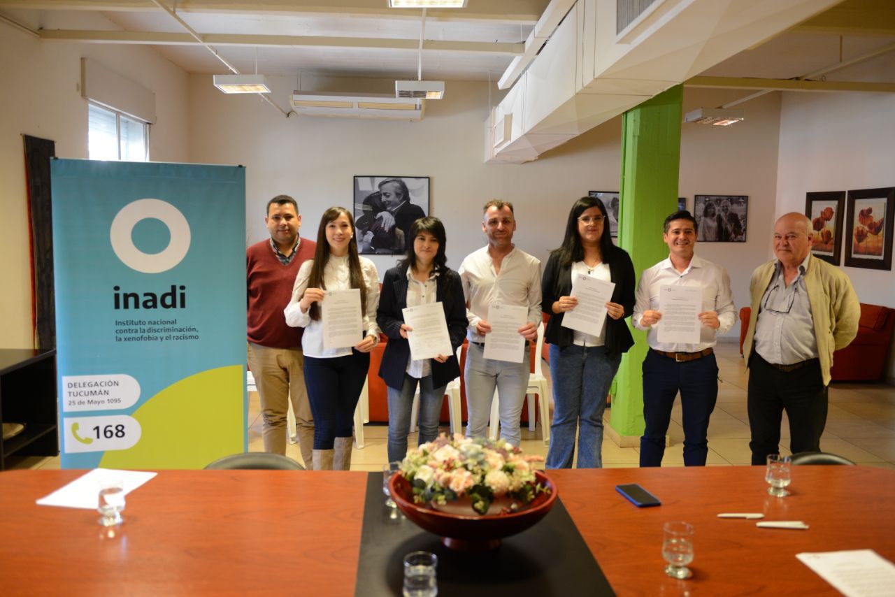 Firma de candidatos y candidatas al compromiso por “Un debate electoral sin discriminación”