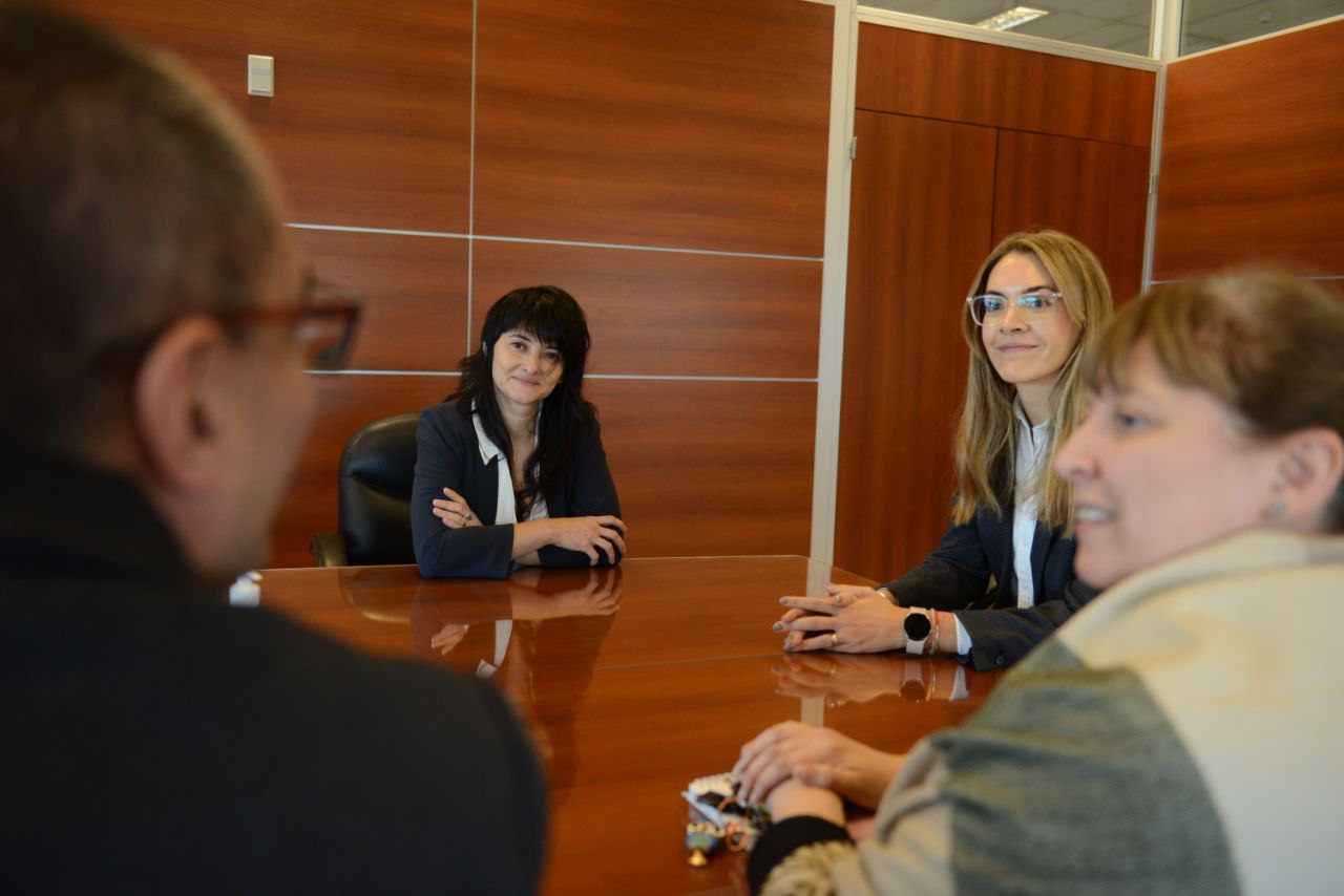 Greta Pena mantuvo una serie de encuentros de trabajo durante su visita a San Juan. En la foto junto a Nerina Eusebí, Secretaria de Justicia y Derechos Humanos