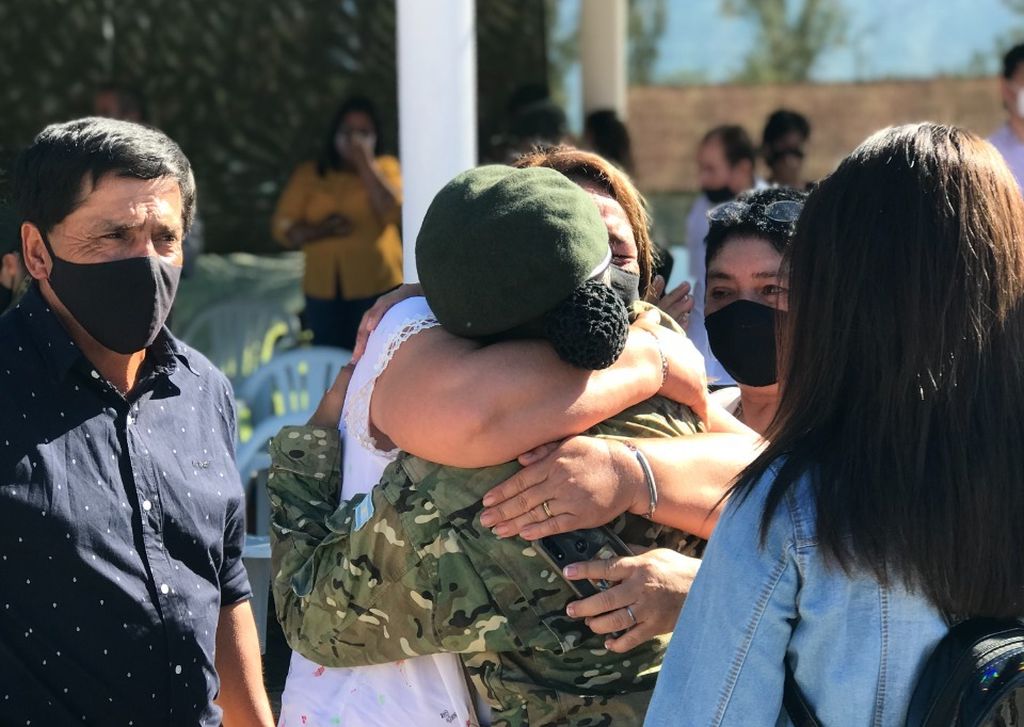 Grupo de Artillería de Monte 12 soldado mujer ejercito argentino 