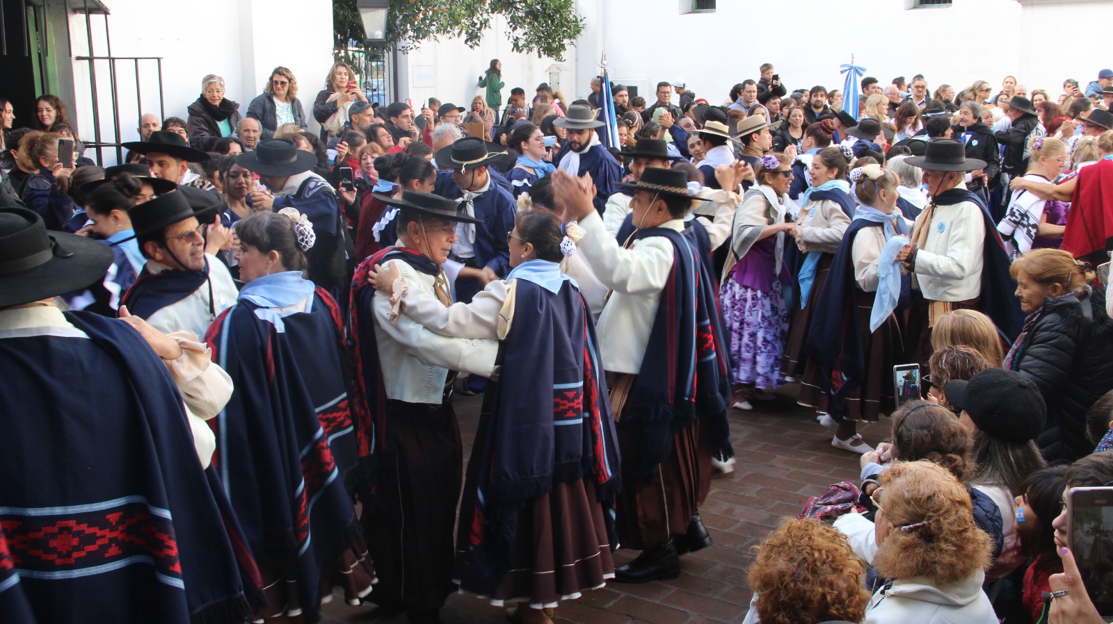 Encuentro de folklore