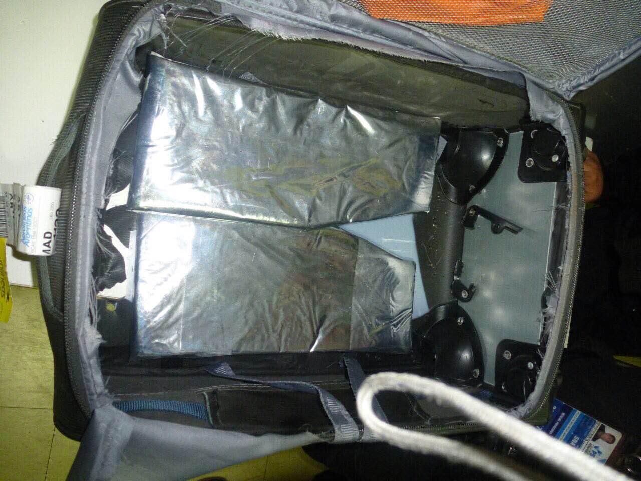 En el aeropuerto de Iguazú (IGR), la PSA detuvo a un pasajero con casi 3,5 kilos de cocaína
