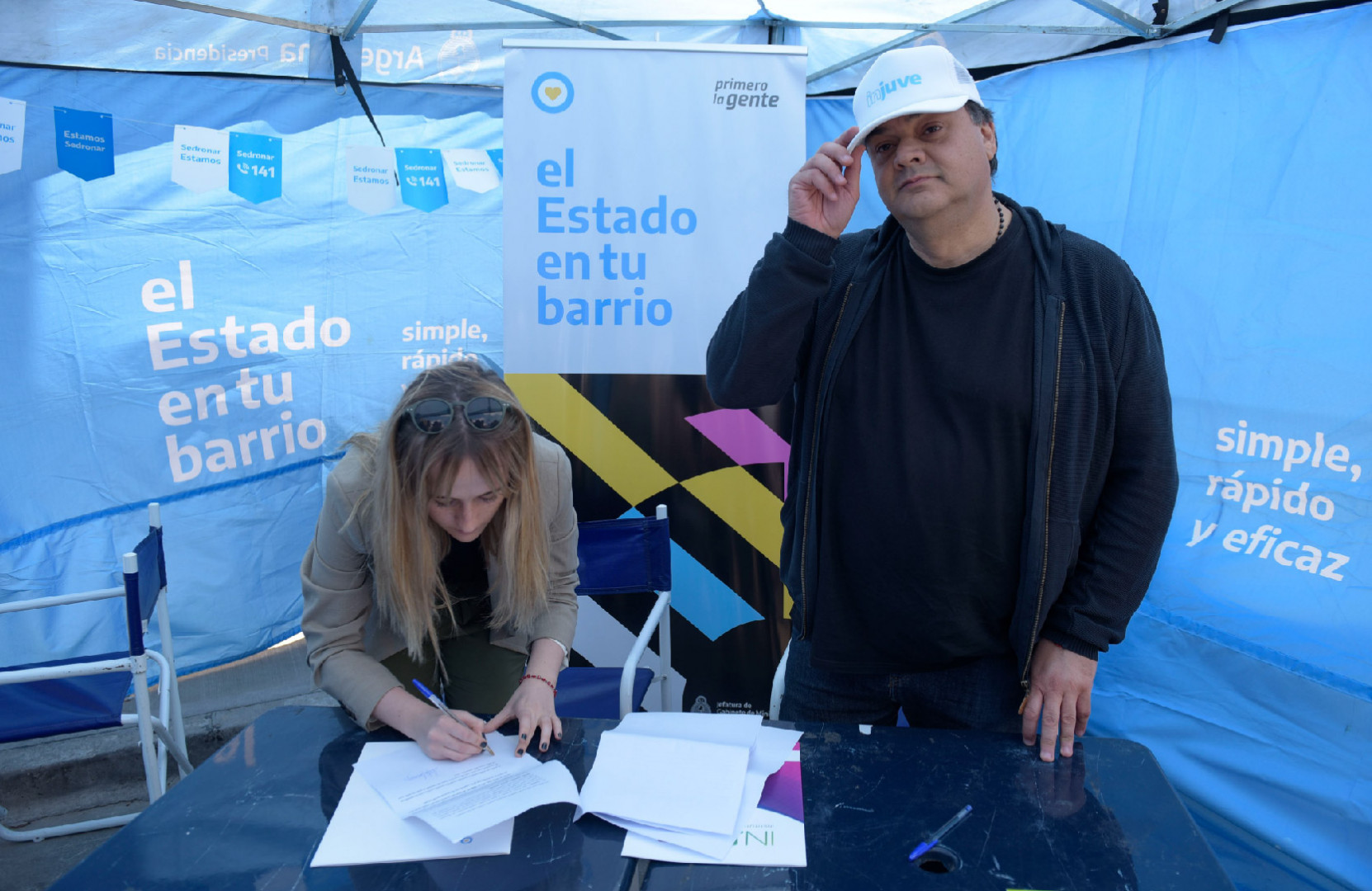 Julia Epstein y Victor Colombano en Estado en tu barrio