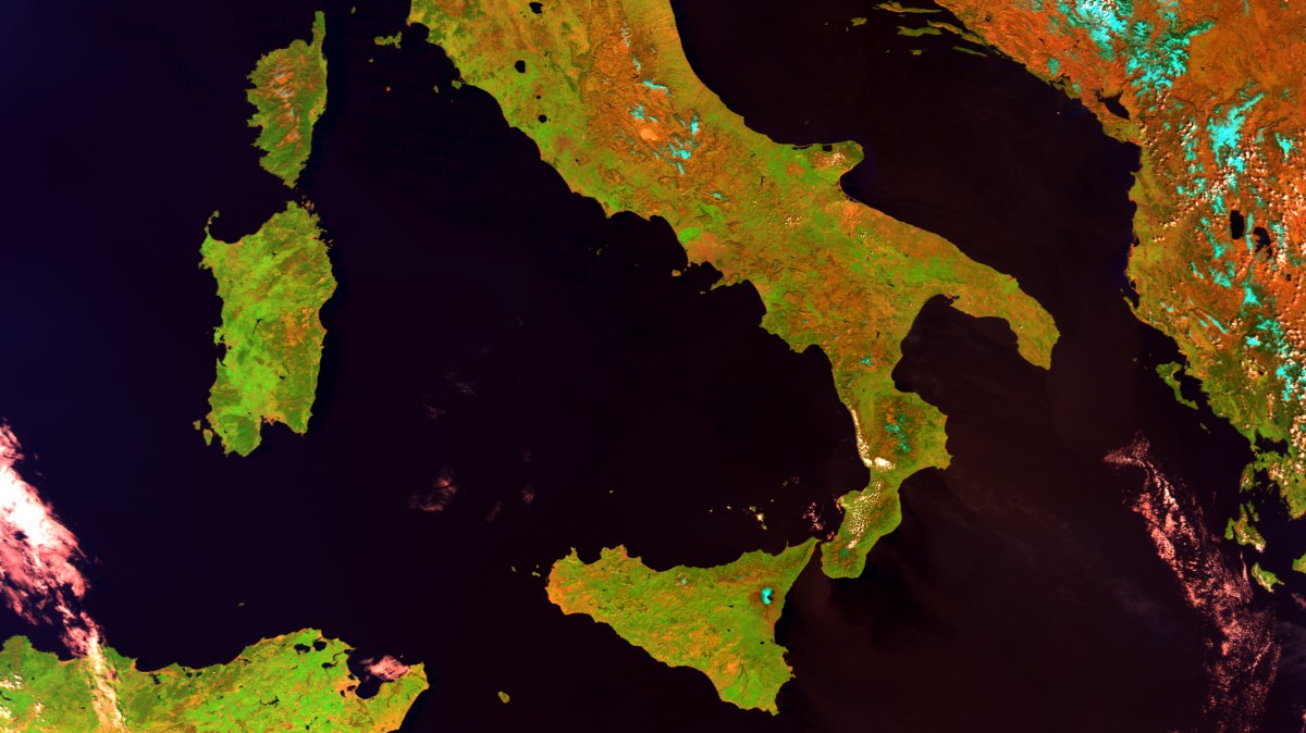 Italia - Terra MODIS - 28 de marzo 2011