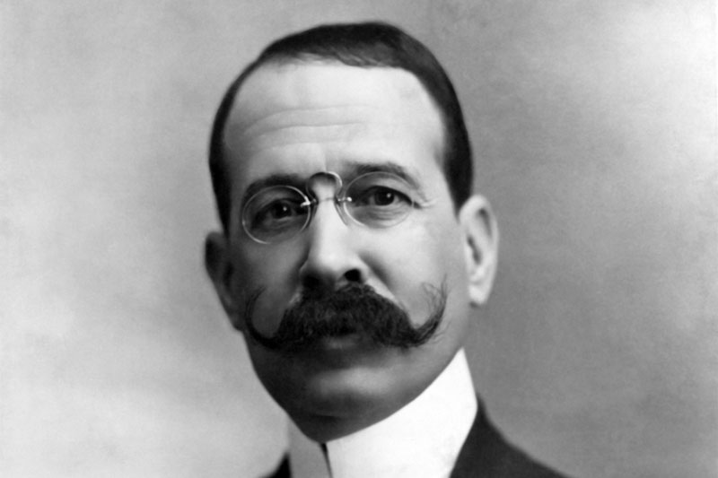 Retrato del expresidente José Figueroa Alcorta. Es en blanco y negro. 