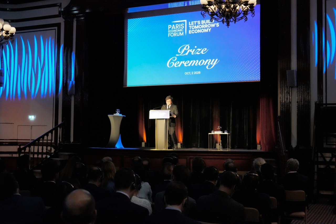 El Presidente Milei brindó un discurso tras recibir el Premio del Foro Económico de París como "economista más influyente del mundo".