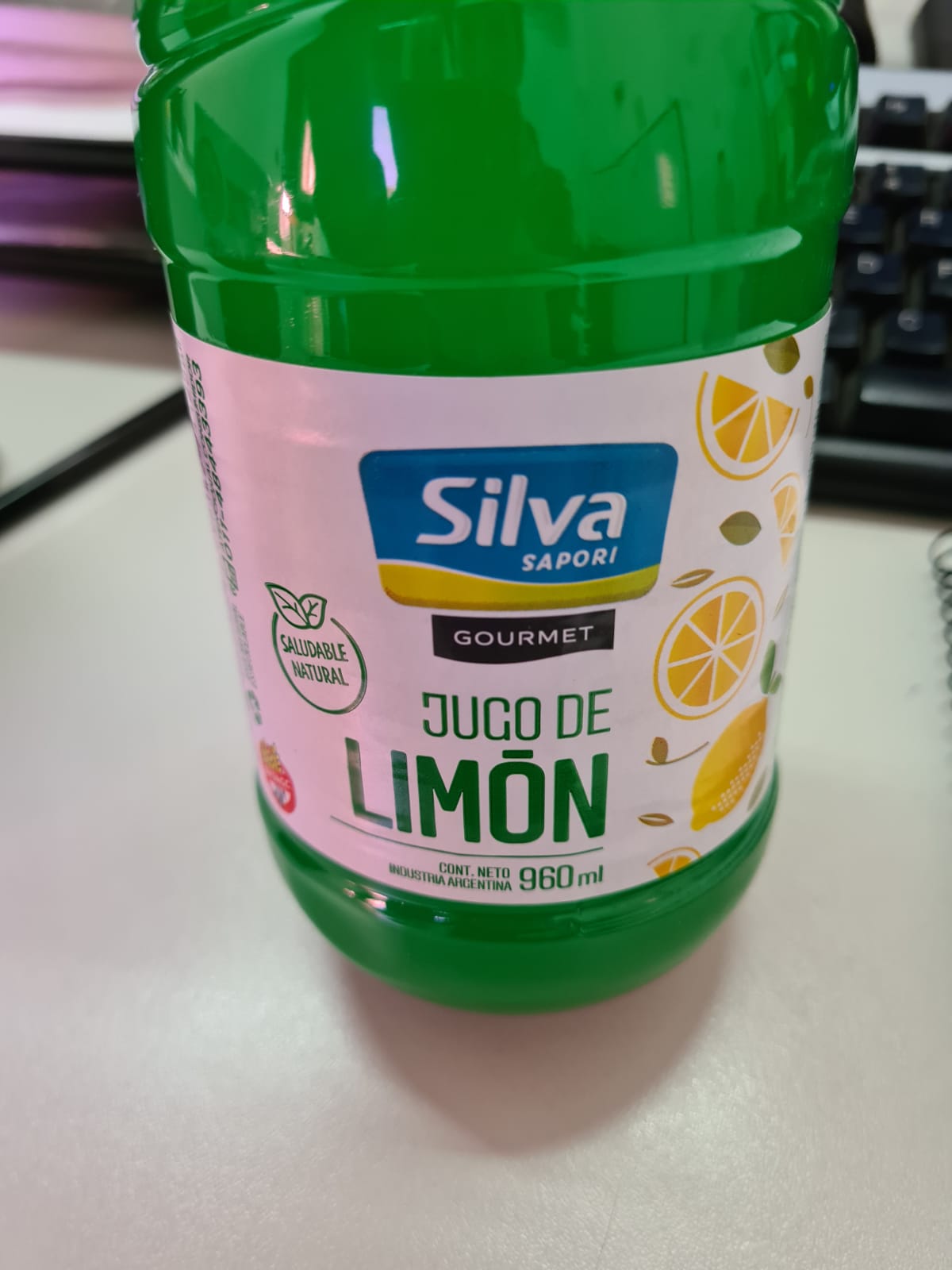 Botella de jugo de limón Silva