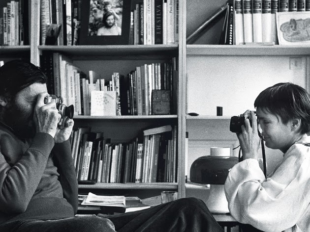 Julio Cortázar con su última pareja, la fotógrafa estadounidense Carol Dunlop.