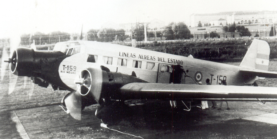 Junkers JU 52 brindado servicio de LADE hacia el sur desde la BAM El Palomar