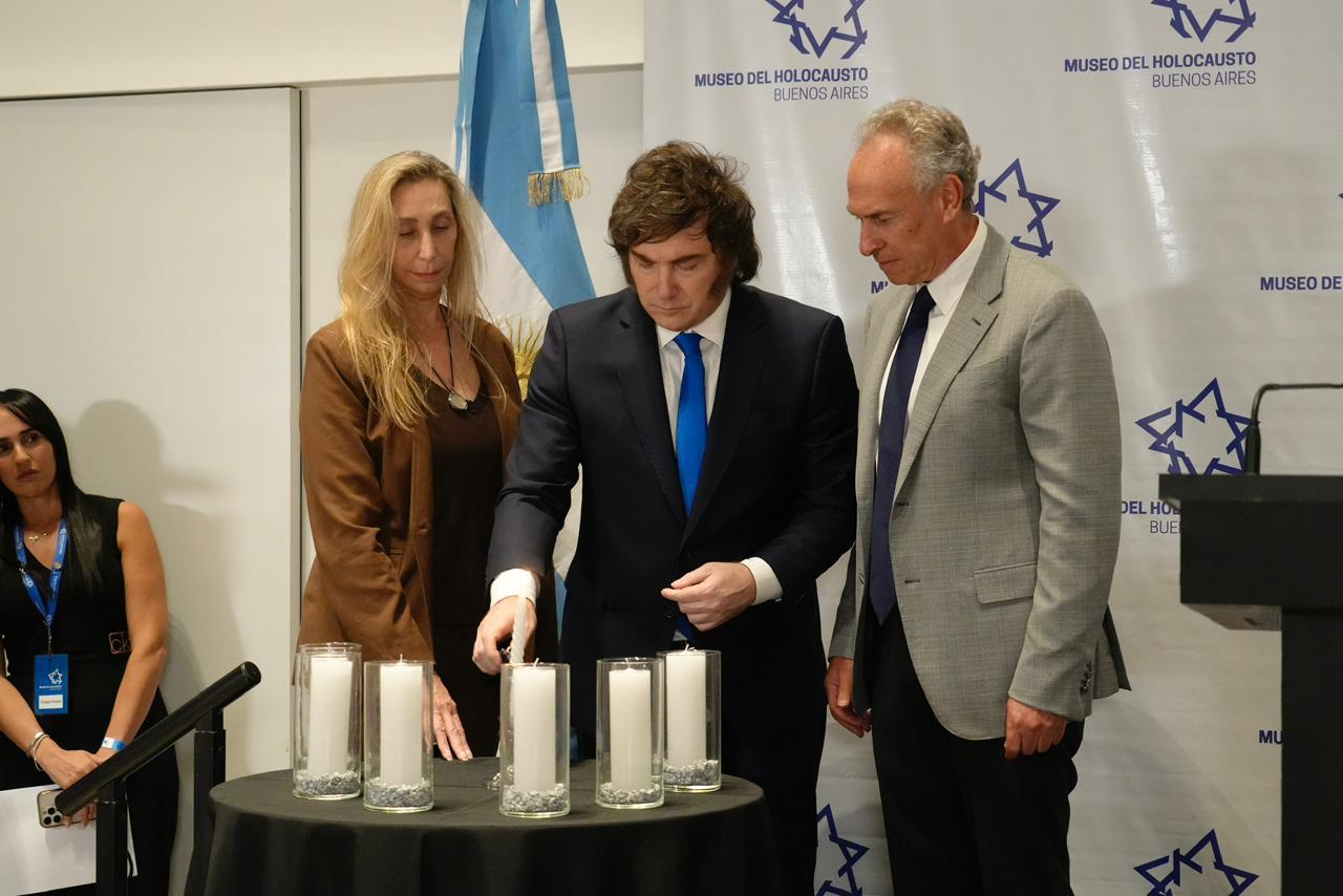Karina Milei, el presidente Javier Milei y el presidente del Museo del Holocausto, Marcelo Mindlin.