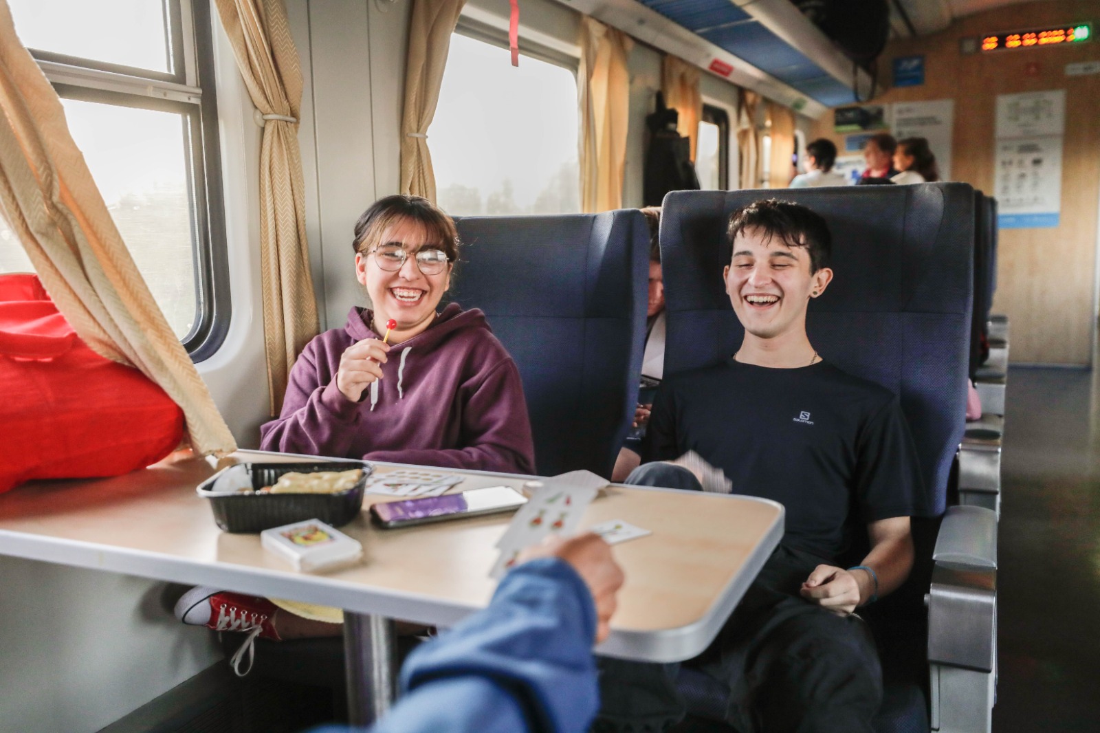 la reactivacion de servicios ferroviarios da sus frutos durante la temporada de verano viajaron en tren mas de 700 mil personas un 57 mas que en la temporada 201920204