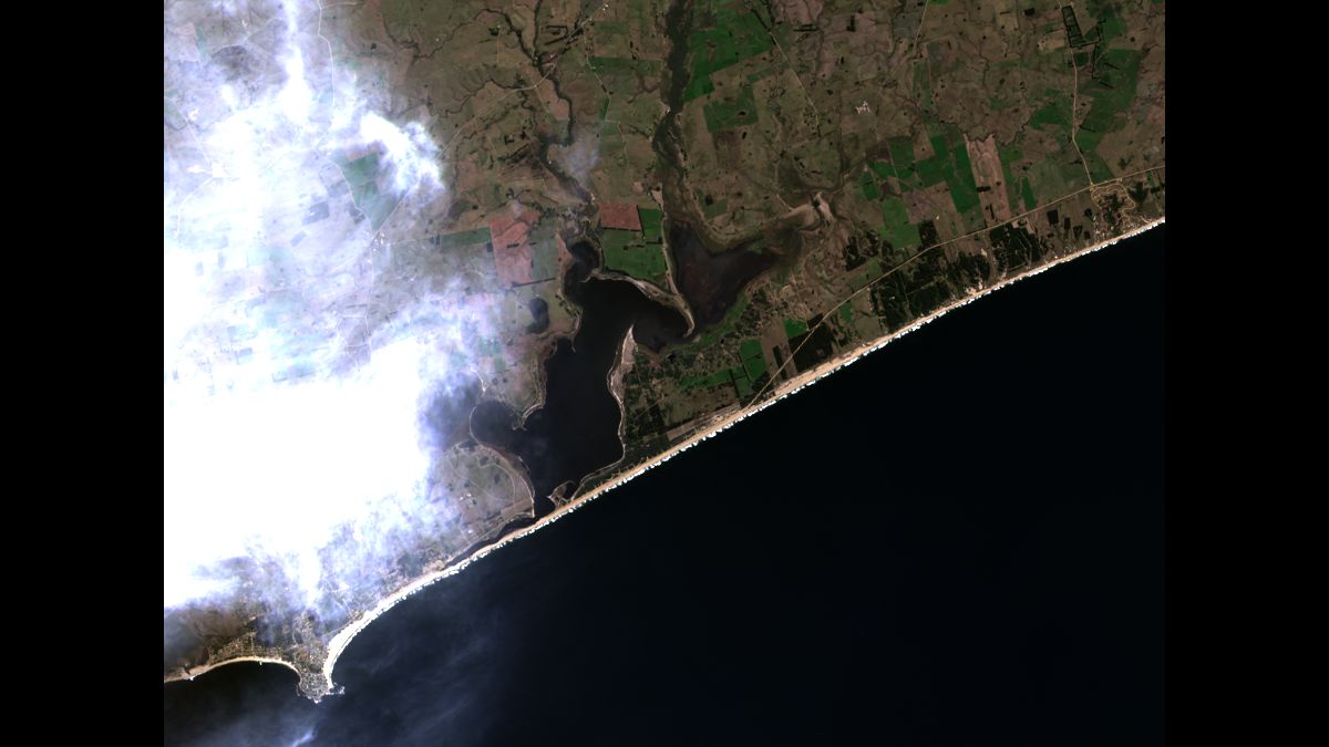 Laguna Garzón, Uruguay - Landsat 8 OLI - 5 de Agosto de 2013