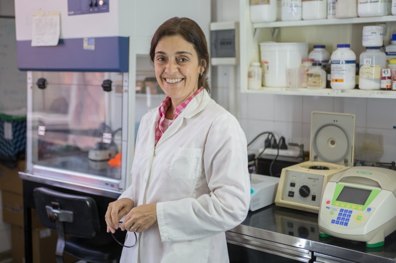 Karina Trono, directora del Instituto de Virología del INTA y líder del equipo de trabajo