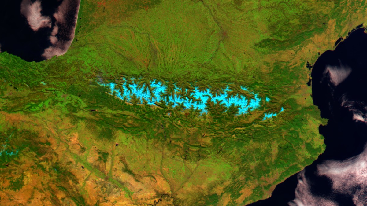 Los Pirineos - Aqua MODIS - 14 de Marzo de 2012